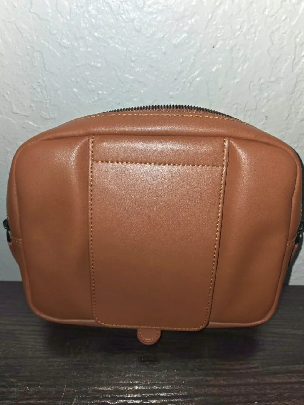 Monos Metro Vegan Leather Cosmetic Toiletry Case Saddle Tan Travel Bag EUC